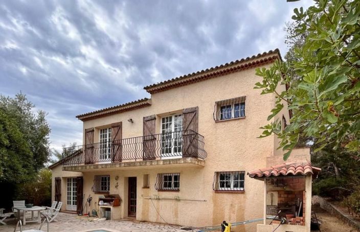 A vendre MAISON  5 PIECES 164 M2 VUE MER FREJUS