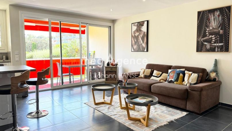 A louer APPARTEMENT T3 63 M2 TERRASSE BORD DE MER SAINTE MAXIME