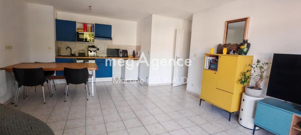 A louer APPARTEMENT T3 60 M2 TERRASSE  TONNAY CHARENTE
