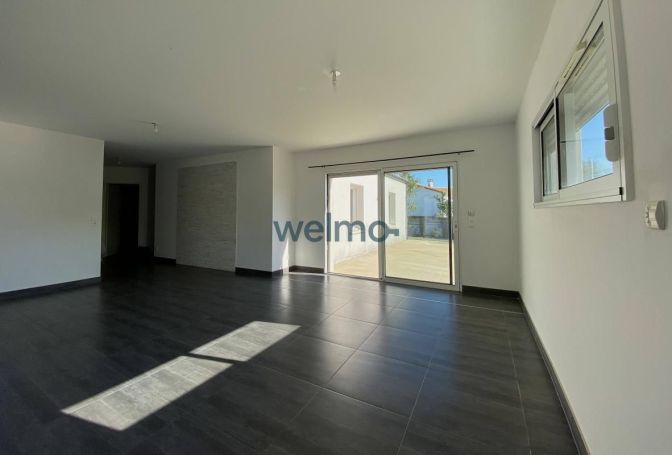 A louer MAISON  CONTEMPORAINE BORD DE MER SAINT PALAIS SUR MER