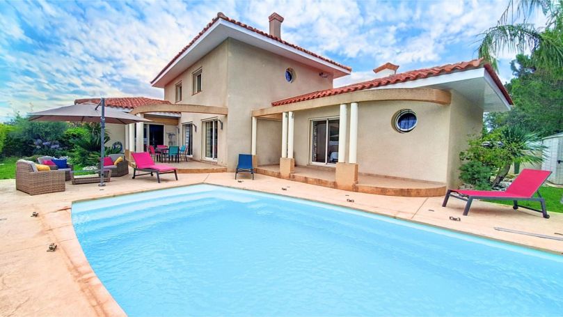 MAISON  5 PIECES 188 M2  PERPIGNAN