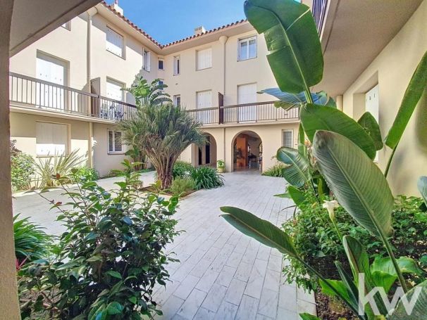 APPARTEMENT T2 32 M2 BORD DE MER ARGELES SUR MER