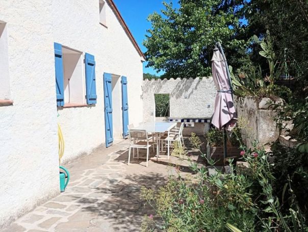 MAISON  DE MAîTRE  REYNES