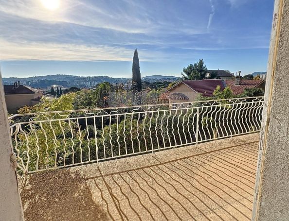 A vendre appartements T3 85 M² BORD DE MER Toulon