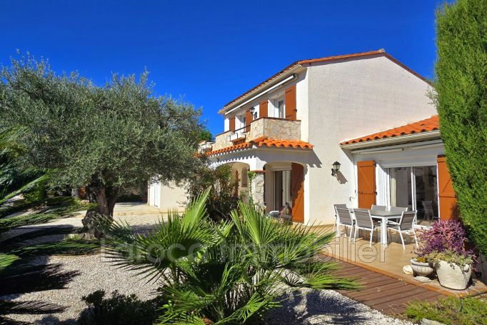 A vendre MAISON  4 PIECES 135 M2  SAINT GENIS DES FONTAINES