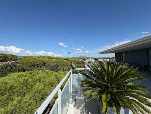 A louer APPARTEMENT DE PRESTIGE T4 105 M2 TERRASSE  PUGET SUR ARGENS