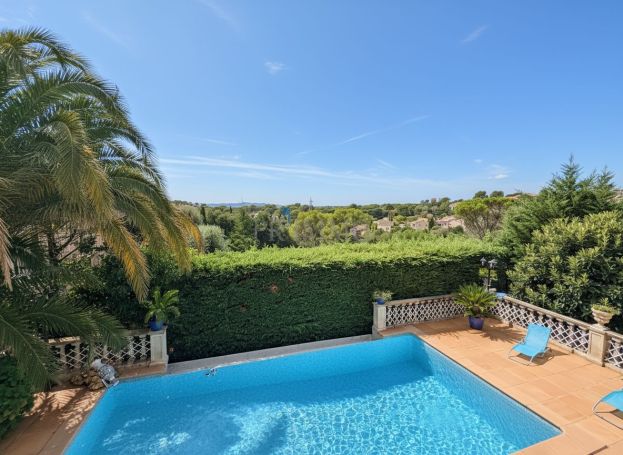 A vendre MAISON  4 PIECES 136 M2 BORD DE MER SAINT RAPHAEL