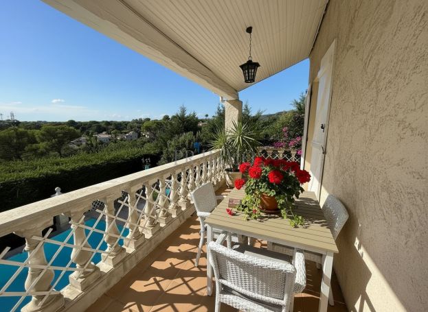 A vendre MAISON  4 PIECES 136 M2 BORD DE MER SAINT RAPHAEL