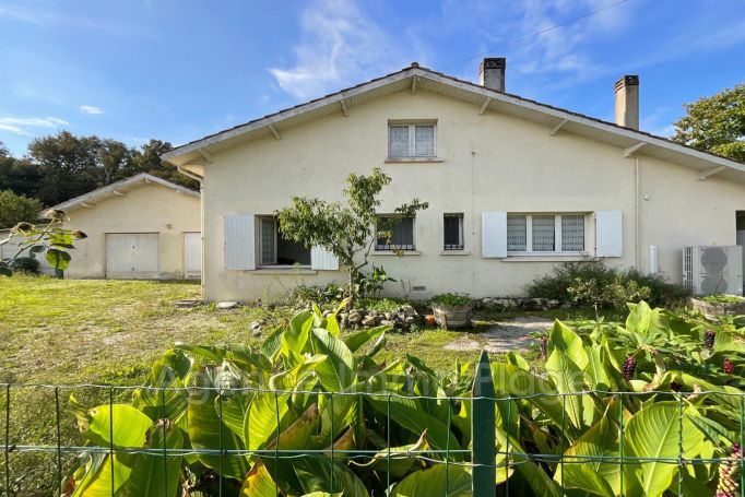 A vendre MAISON  5 PIECES 120 M2  LESPARRE MEDOC campagne