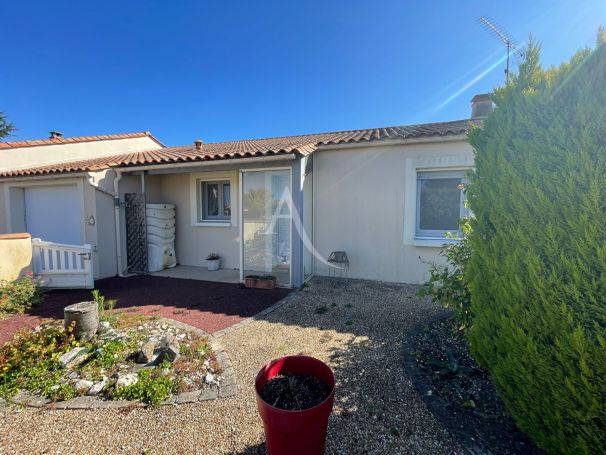 A vendre MAISON  4 PIECES 76 M2 BORD DE MER JARD SUR MER