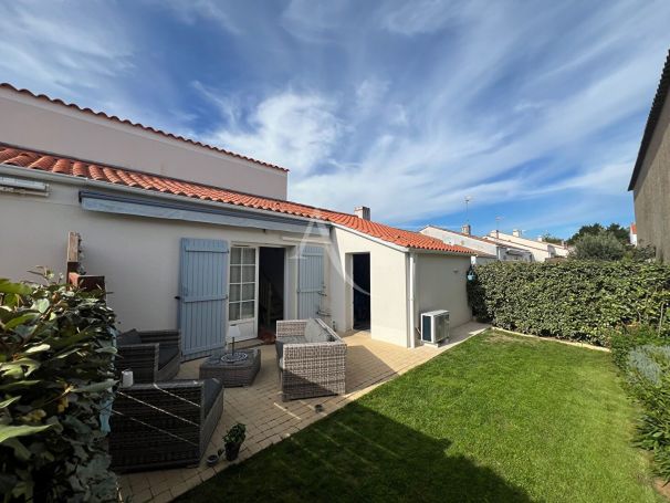A vendre MAISON  4 PIECES 57 M2 BORD DE MER LONGEVILLE SUR MER