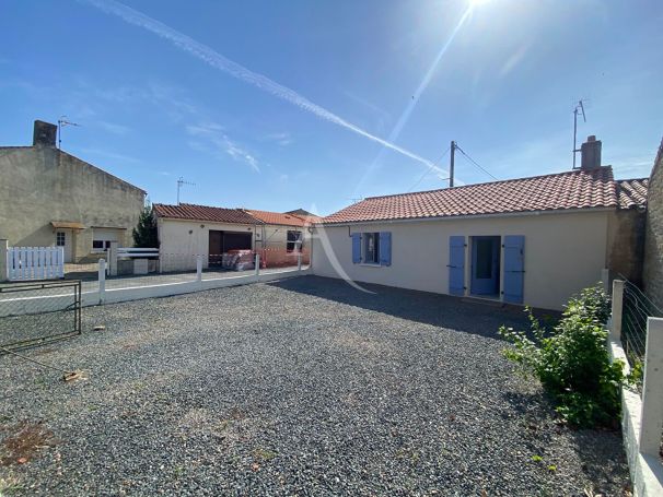 A vendre MAISON  3 PIECES 70 M2  ANGLES