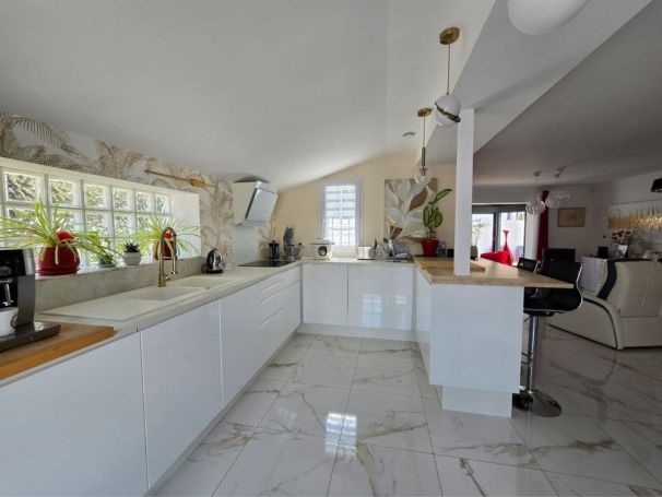 A vendre MAISON  6 PIECES 144 M2 BORD DE MER SAINT JEAN DE MONTS