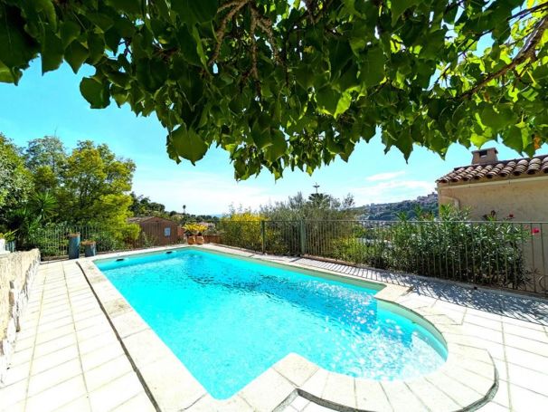 A louer MAISON  5 PIECES 134 M2 VUE MER CAGNES SUR MER
