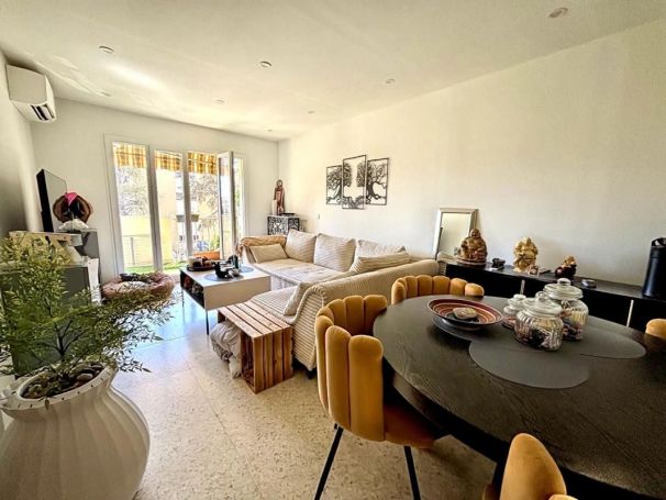 A louer APPARTEMENT T3 64 M2 TERRASSE BORD DE MER CAGNES SUR MER