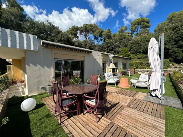 A louer APPARTEMENT T3 88 M2 TERRASSE VUE MER CAGNES SUR MER