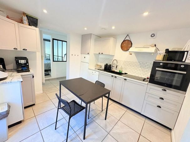 A louer APPARTEMENT T3 54 M2 TERRASSE BORD DE MER CAGNES SUR MER