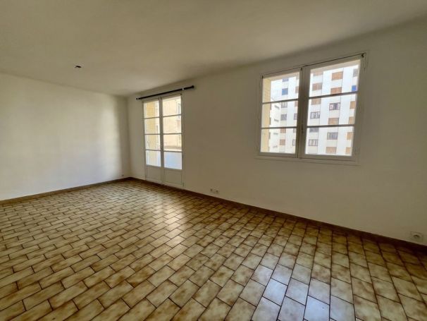 A louer APPARTEMENT T3 64 M2  MARSEILLE 4EME