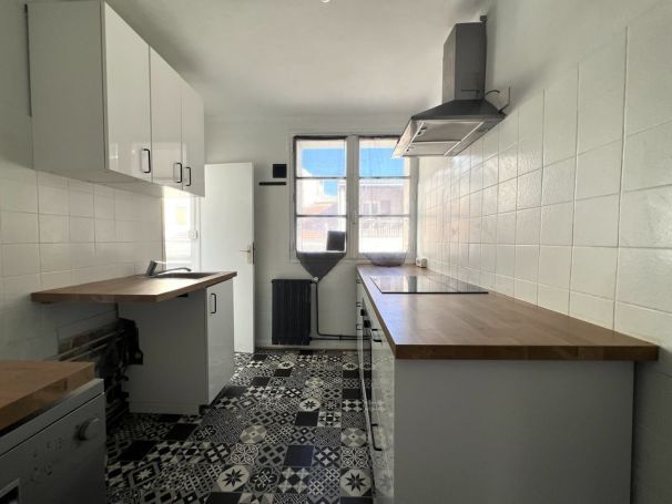 A louer APPARTEMENT T3 64 M2  MARSEILLE 4EME