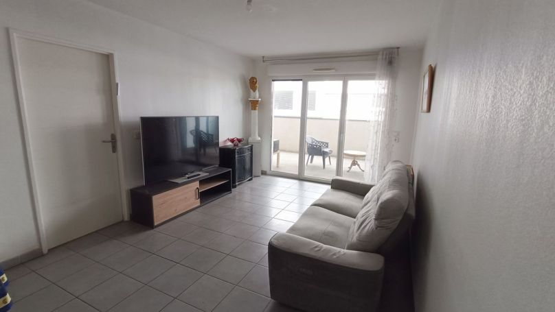 A louer APPARTEMENT T2 45 M2 TERRASSE  MARSEILLE 10EME