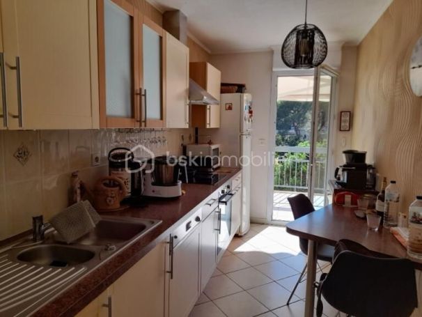 A louer APPARTEMENT T3 71 M2 TERRASSE BORD DE MER FREJUS