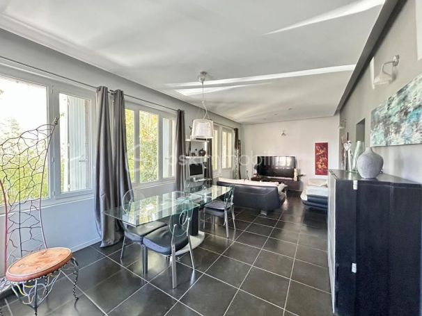 A louer APPARTEMENT T4 68 M2 BORD DE MER LA SEYNE SUR MER