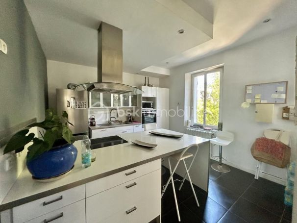 A louer APPARTEMENT T4 68 M2 BORD DE MER LA SEYNE SUR MER