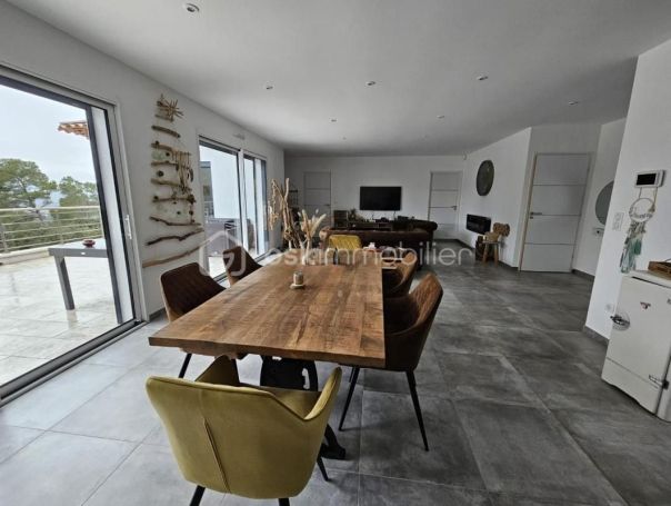 A louer MAISON  CONTEMPORAINE  LE CANNET DES MAURES