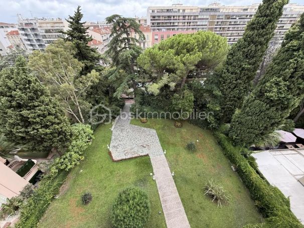 A louer APPARTEMENT T2 50 M2 TERRASSE BORD DE MER CANNES