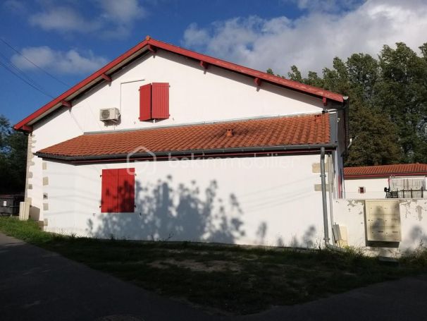 A louer APPARTEMENT T4 98 M2  DAX