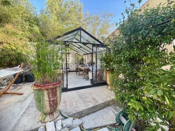 A louer MAISON  6 PIECES 140 M2  NIMES