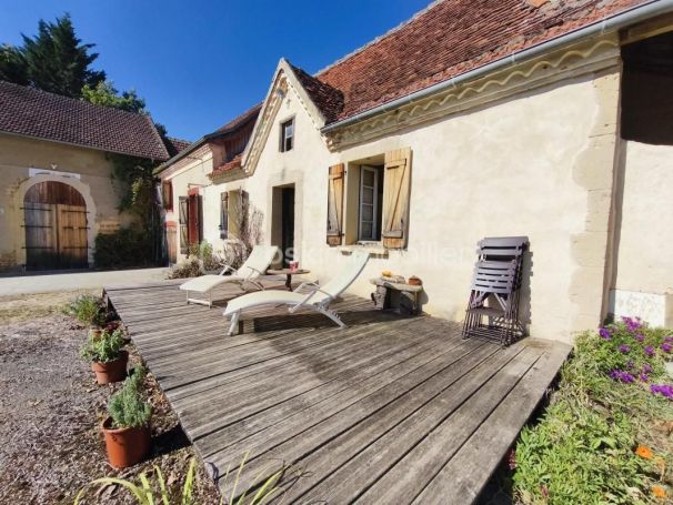 A vendre MAISON  DE MAîTRE  AURIONS IDERNES