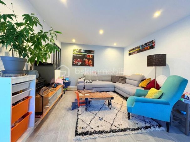 A louer APPARTEMENT T3 85 M2 TERRASSE  VENCE