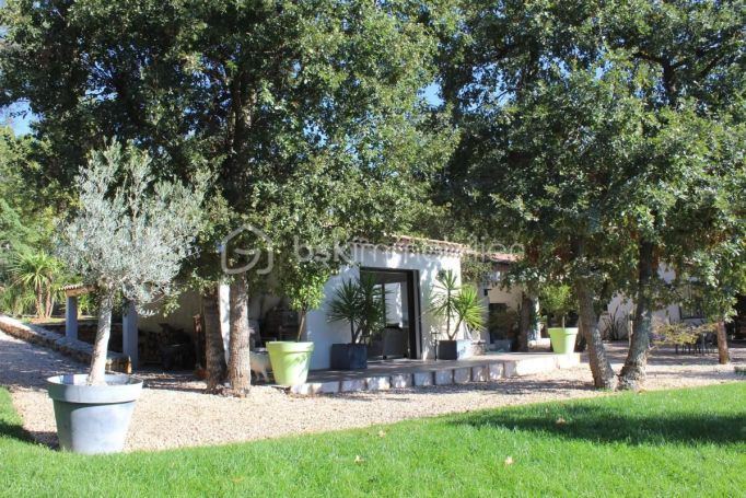 A louer APPARTEMENT T7 207 M2 TERRASSE  LA ROQUEBRUSSANNE