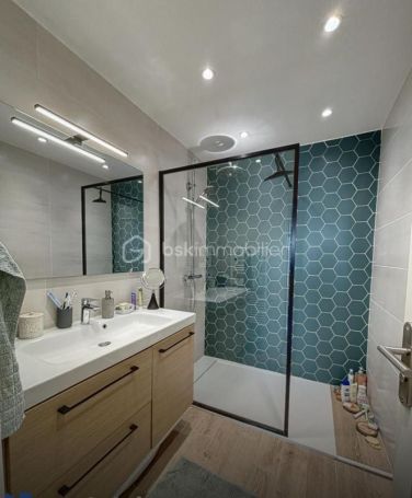 A louer APPARTEMENT T3 73 M2 TERRASSE BORD DE MER ANTIBES