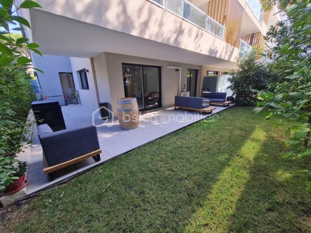A louer APPARTEMENT T3 60 M2 TERRASSE BORD DE MER NICE