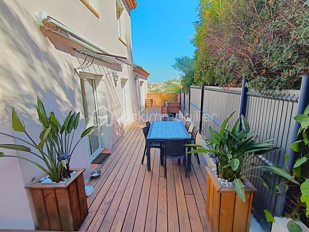 A louer MAISON  5 PIECES 112 M2 PLAGE à PIED LA SEYNE SUR MER