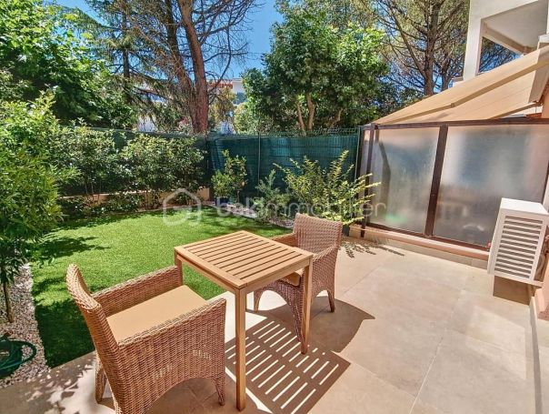 A louer STUDIO NEUF  27 M2  MOUGINS