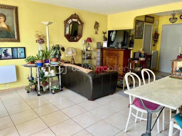 A louer APPARTEMENT T5 104 M2 BORD DE MER DRAGUIGNAN