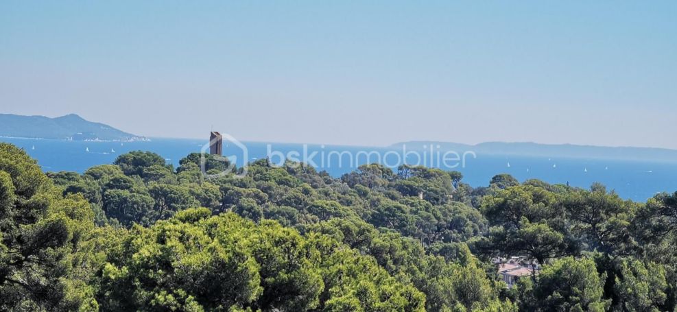A louer MAISON  6 PIECES 118 M2 PLAGE à PIED HYERES