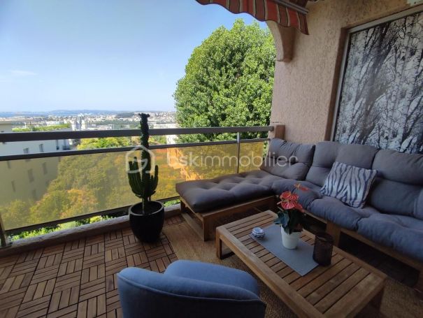 A louer STUDIO  31 M2 TERRASSE VUE MER NICE