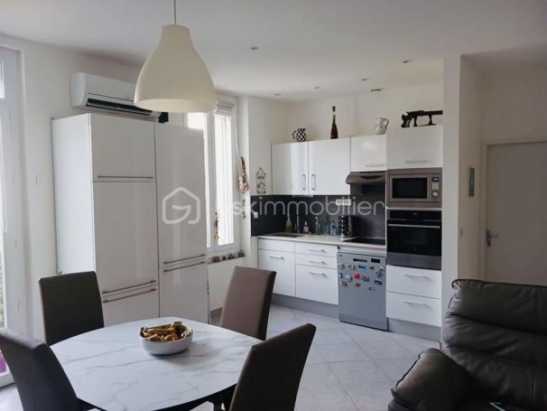 A louer APPARTEMENT T4 70 M2 BORD DE MER SETE