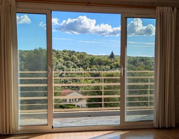 A louer APPARTEMENT T3 57 M2 TERRASSE  VENCE