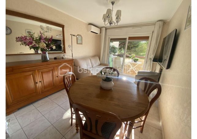 A louer APPARTEMENT T3 58 M2 TERRASSE BORD DE MER CANNES
