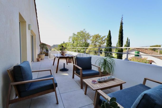 A louer APPARTEMENT T5 133 M2 TERRASSE BORD DE MER LA GARDE