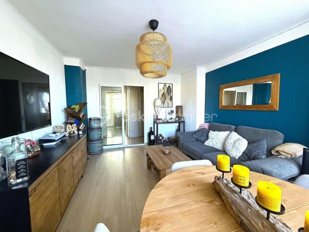 A louer APPARTEMENT T3 55 M2 BORD DE MER SETE