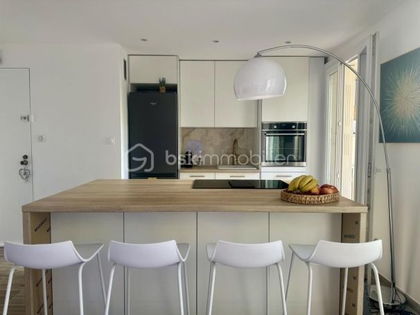 A louer APPARTEMENT NEUF T4 66 M2 BORD DE MER CANNES