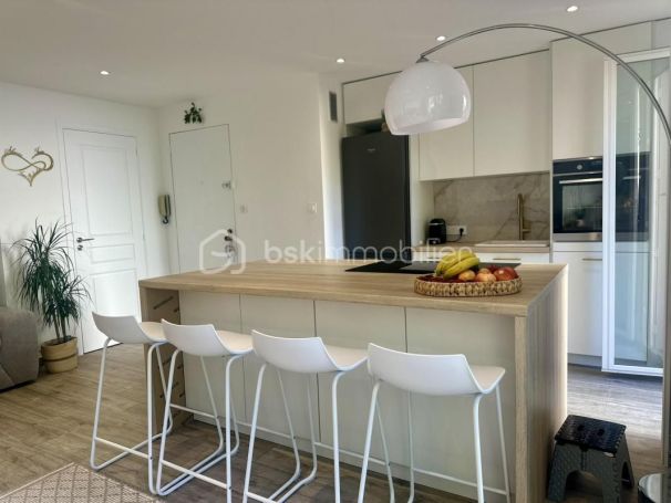 A louer APPARTEMENT NEUF T4 66 M2 BORD DE MER CANNES