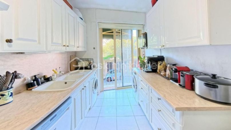 A louer APPARTEMENT T3 76 M2 BORD DE MER CANNES