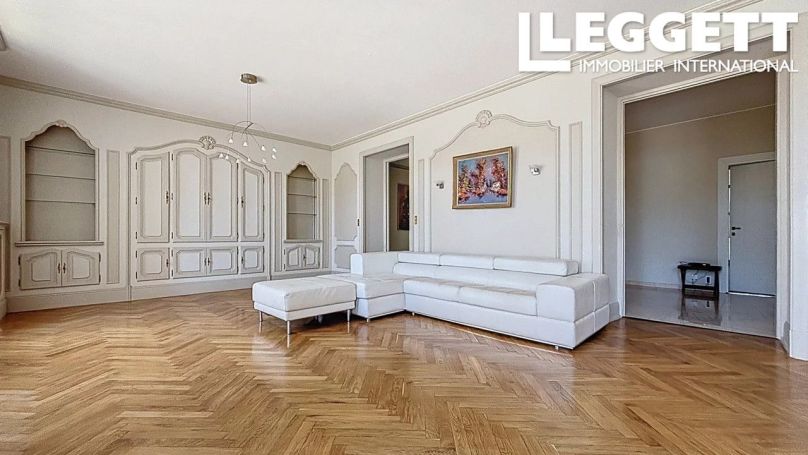 A louer APPARTEMENT T5 210 M2 BORD DE MER NICE